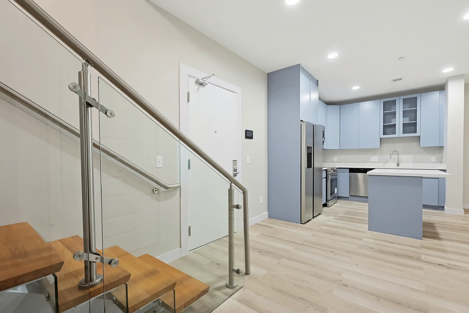 Kitchen and staircase — Taj Estates of Franklin II