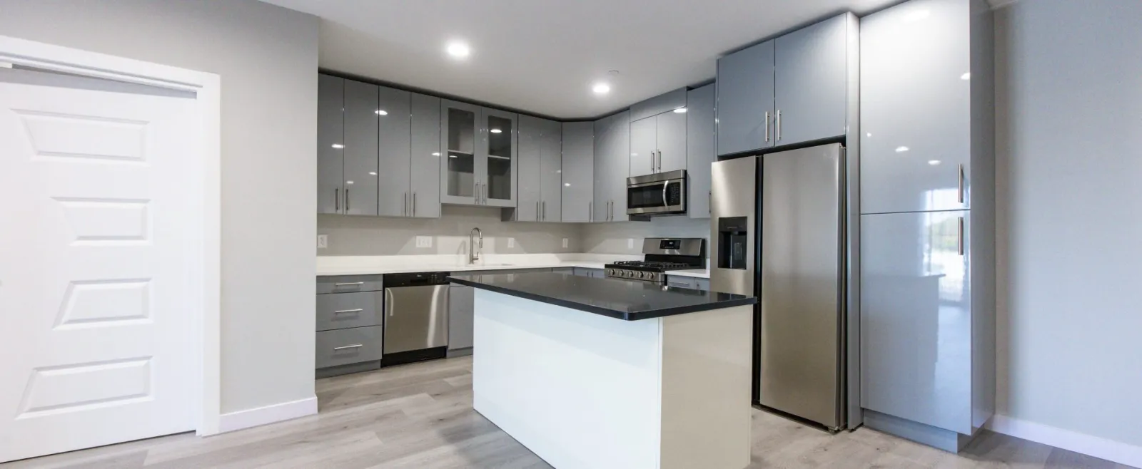 Contemporary fitted kitchen