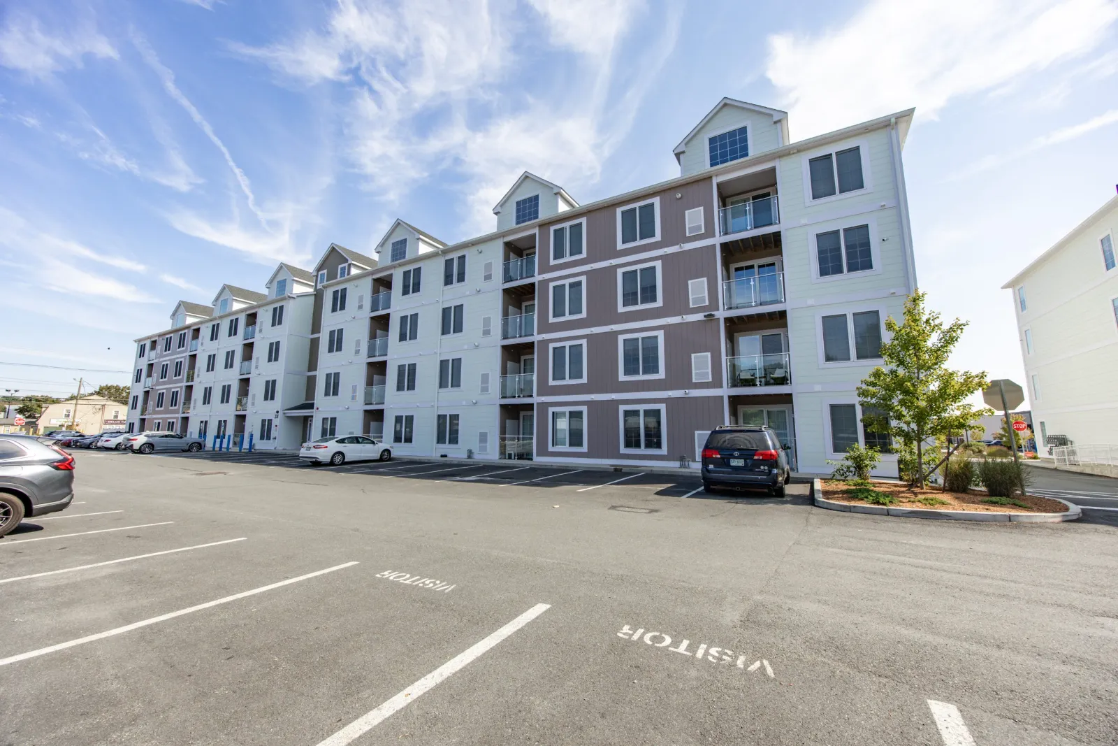 Taj Estates of Franklin I building exterior